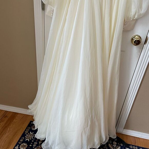 Bridess Ivory Women’s Sheer Long Formal Dress Long Split Sleeves Size 10 - Picture 8 of 16